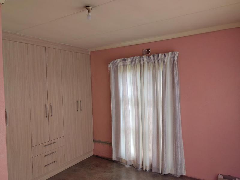 2 Bedroom Property for Sale in Mabopane Unit D North West